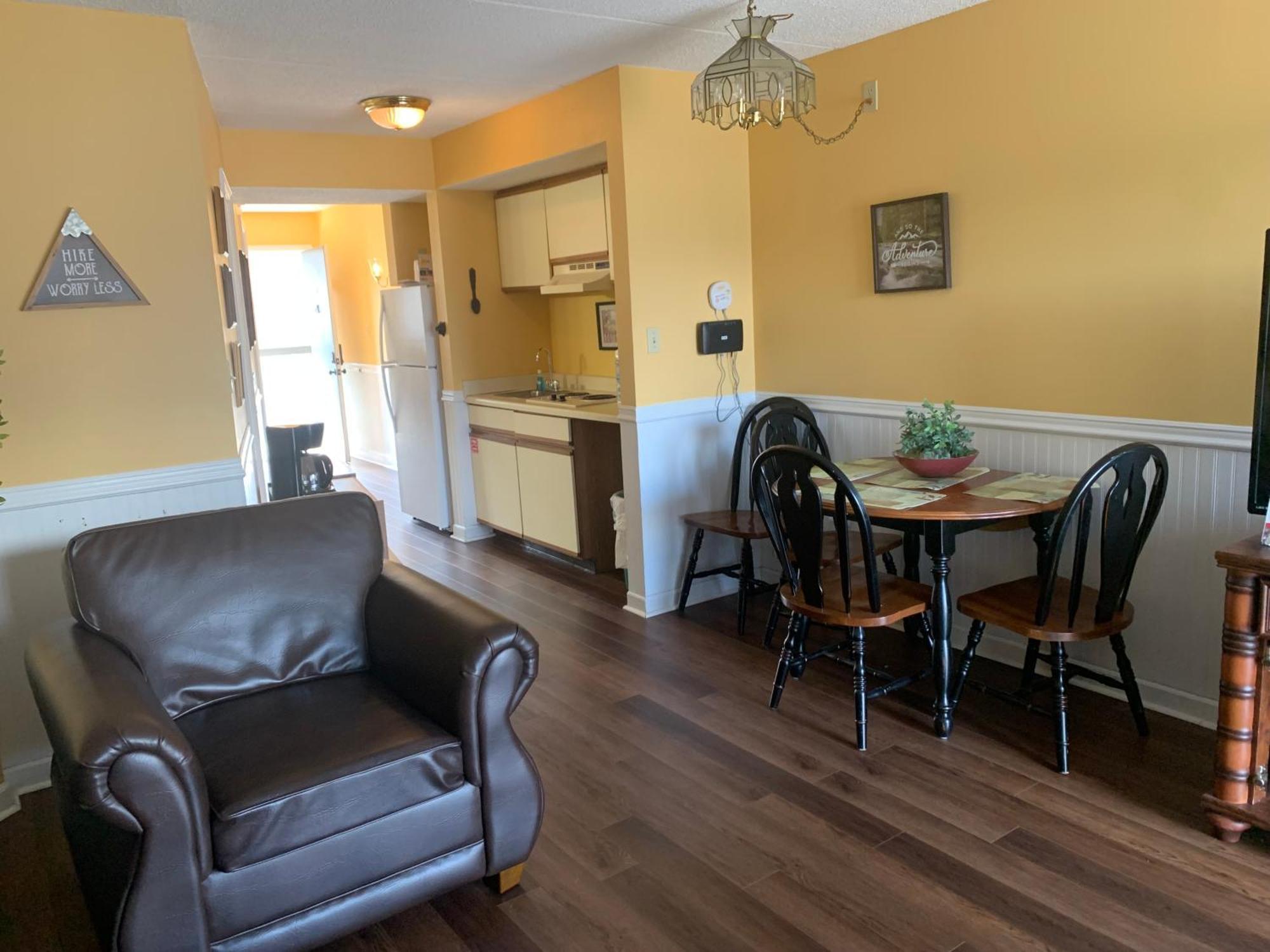 Olde Gatlinburg Rentals Room photo